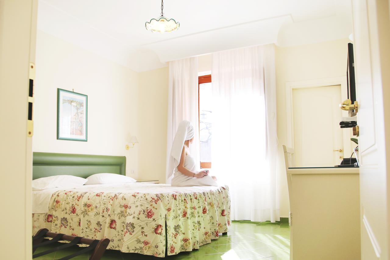 A Casa Dei Nonni Hotel Равело Екстериор снимка